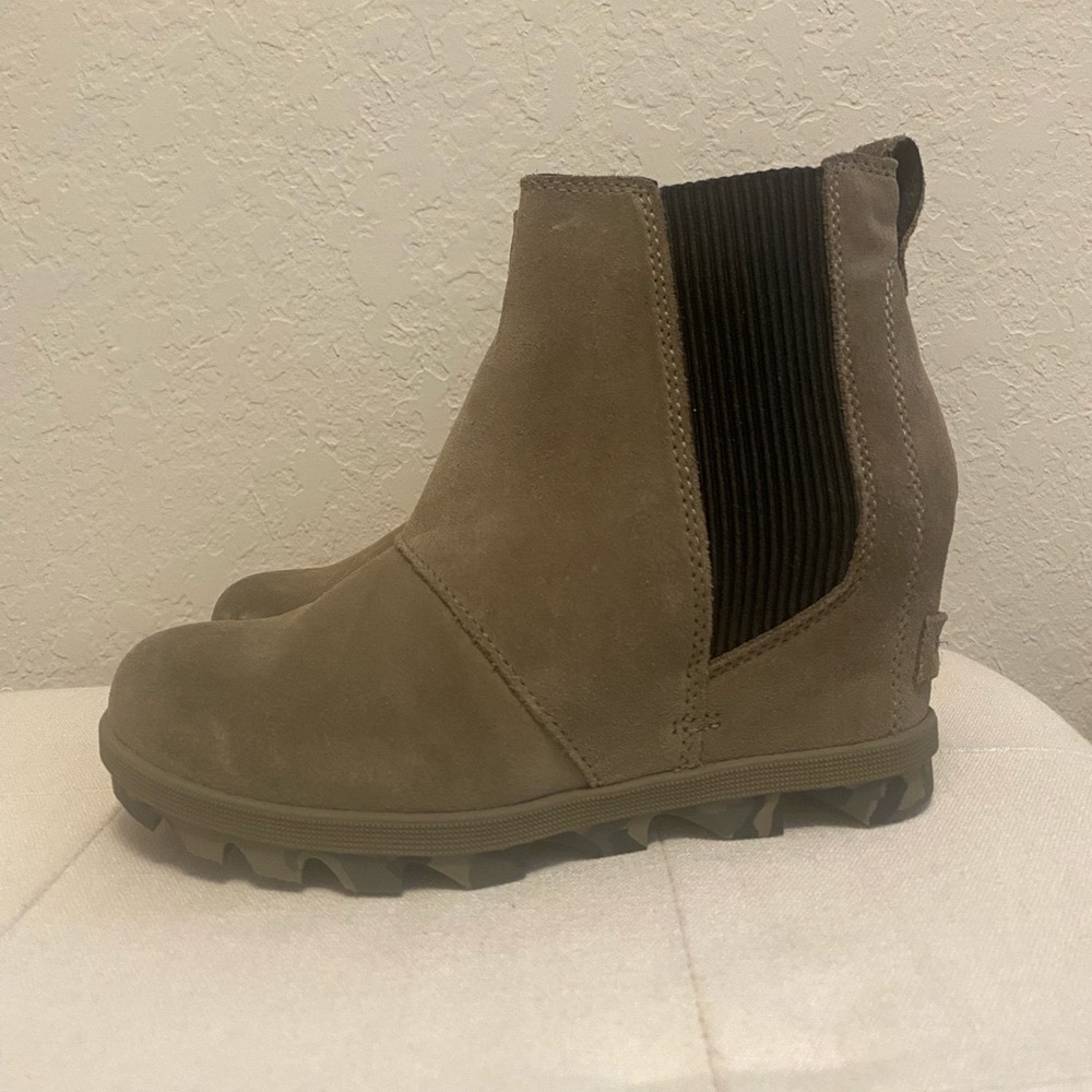 Women’s Sorel Joan Of Arctic WEDGE II CHELSEA BOOTIE